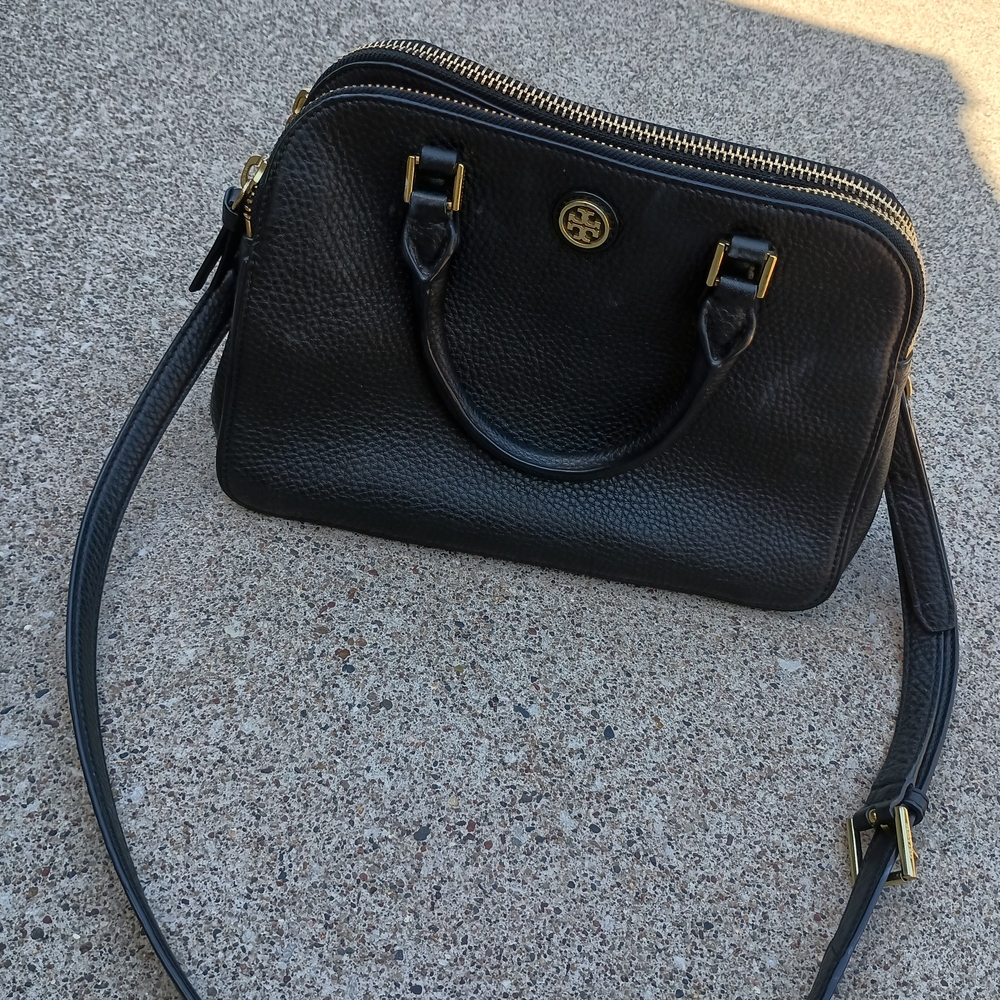 Tory Burch Black Purse With Gold Hardware